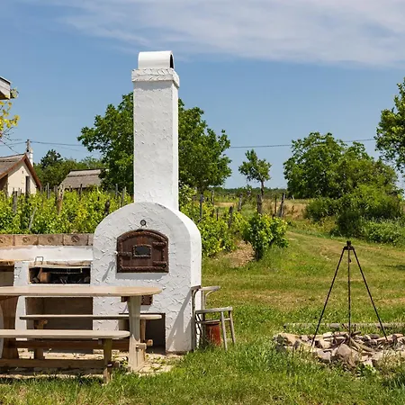 Holiday home Overlooking Balaton - Tora Nezo Haziko Orvenyes
