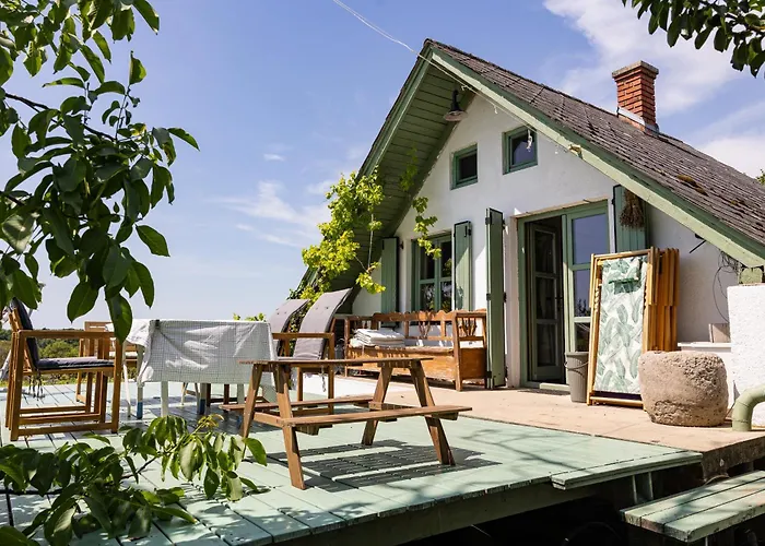 Casa vacanze Overlooking Balaton - Tora Nezo Haziko *