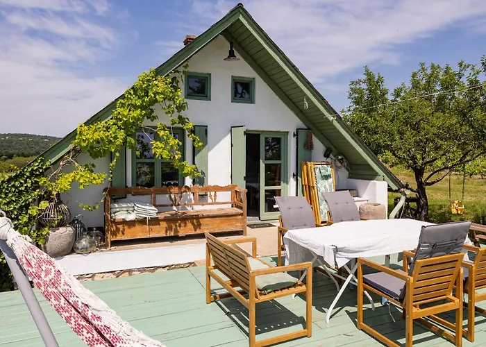 Overlooking Balaton - Tora Nezo Haziko Orvenyes